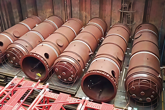 开展滚装船，散货船业务