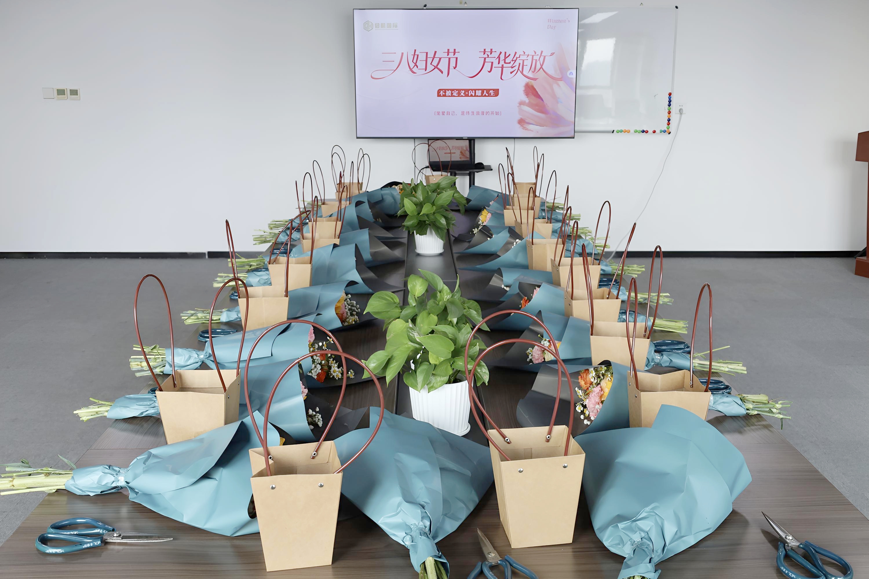 芳华绽放 悦见美好|启航3·8女神节「芳华绽放」花艺体验活动圆满举行 - 新闻资讯 - 启航国际
